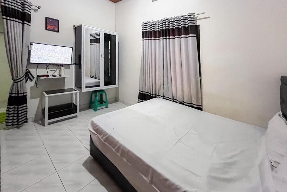 Kostel 99 Pangkal Pinang Redpartner Hotel Exterior photo
